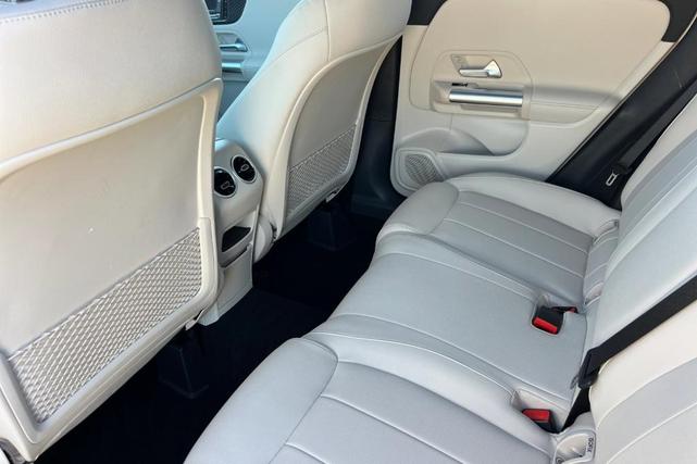 Photo of 2025 Polar White Mercedes-Benz GLA 250