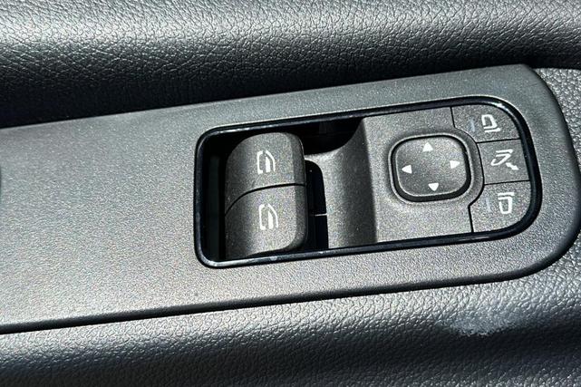 Photo of 2025 Silver Mercedes-Benz Sprinter 2500