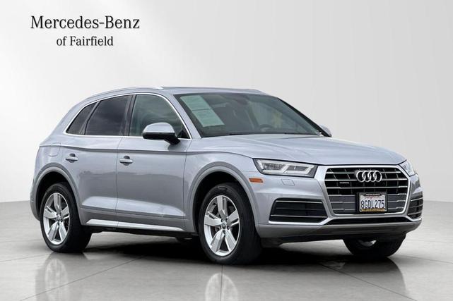 Photo of 2018 Florett Silver Metallic Audi Q5
