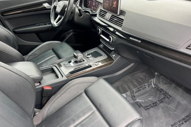 Photo of 2018 Florett Silver Metallic Audi Q5