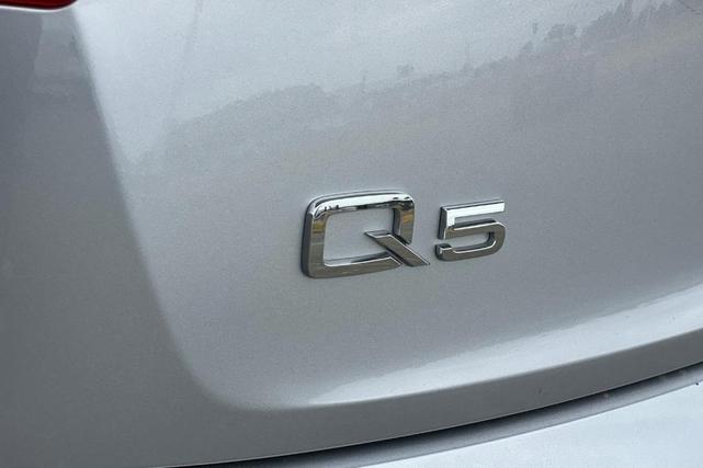 Photo of 2018 Florett Silver Metallic Audi Q5