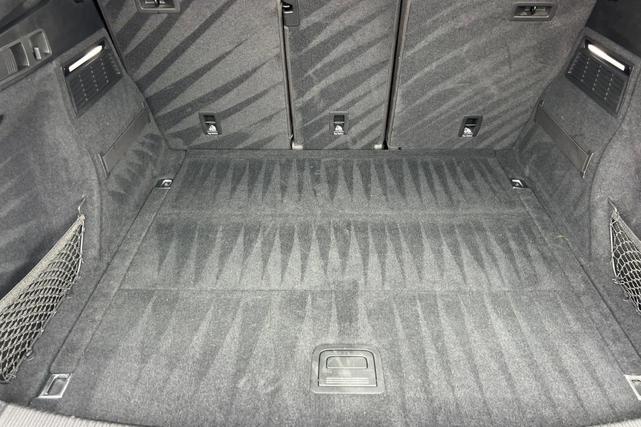 Photo of 2018 Florett Silver Metallic Audi Q5