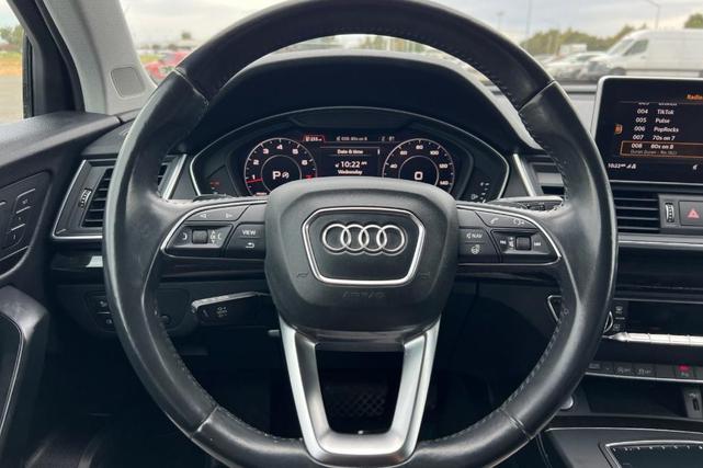 Photo of 2018 Florett Silver Metallic Audi Q5