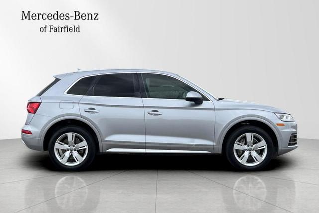 Photo of 2018 Florett Silver Metallic Audi Q5