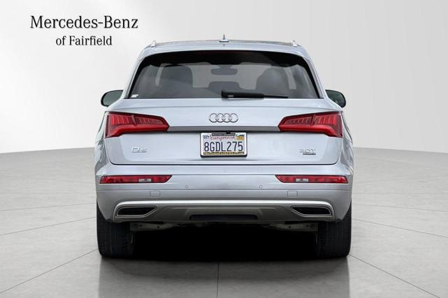 Photo of 2018 Florett Silver Metallic Audi Q5