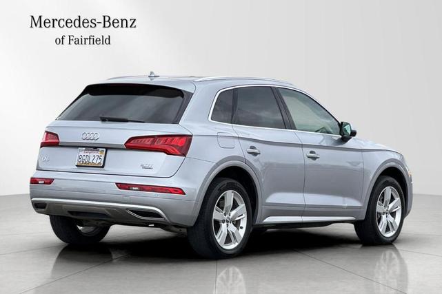 Photo of 2018 Florett Silver Metallic Audi Q5