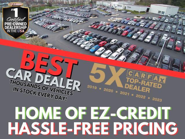 Photo of 2017 Diamond White Pearl Mitsubishi Outlander