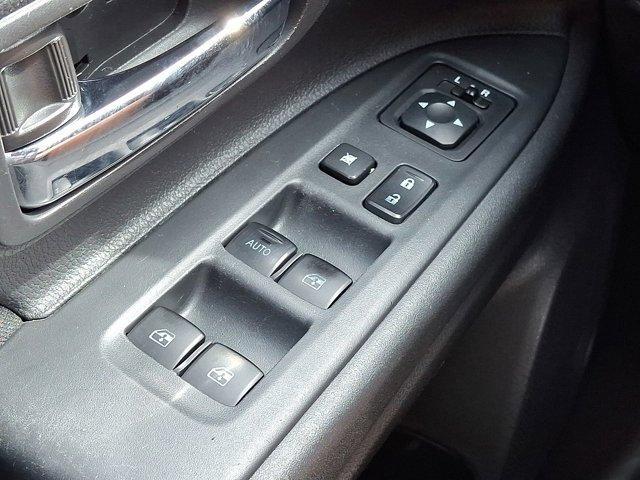 Photo of 2017 Diamond White Pearl Mitsubishi Outlander