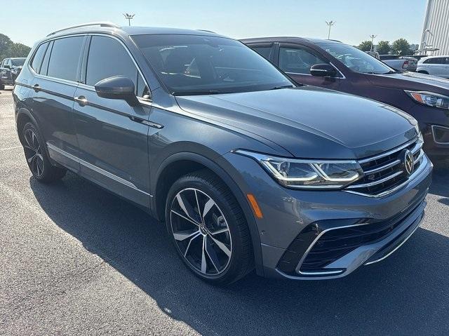Photo of 2024 Platinum Gray Metallic Volkswagen Tiguan