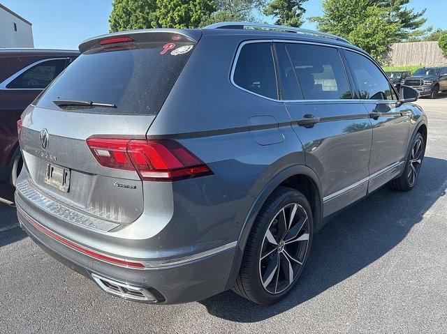 Photo of 2024 Platinum Gray Metallic Volkswagen Tiguan