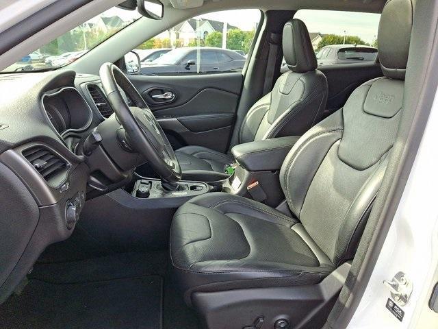 Photo of 2021 Bright White Clearcoat Jeep Cherokee