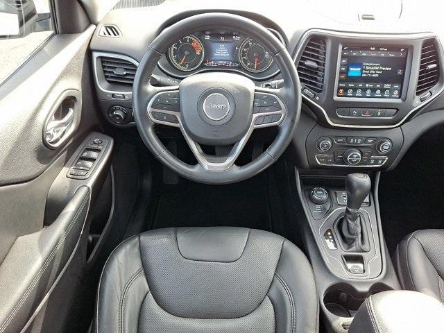 Photo of 2021 Bright White Clearcoat Jeep Cherokee