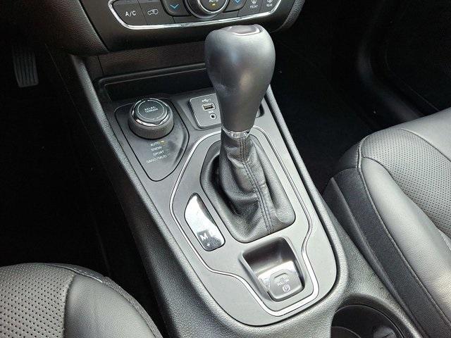 Photo of 2021 Bright White Clearcoat Jeep Cherokee