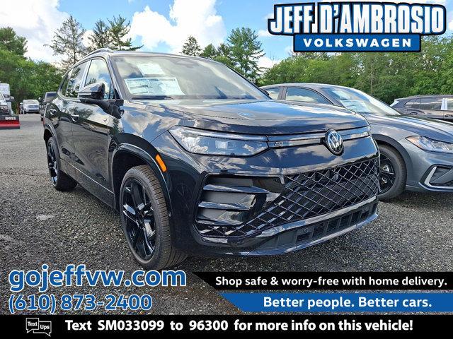 Photo of 2025 Deep Black Pearl Effect Volkswagen Tiguan