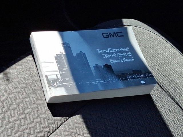 Photo of 2022 Summit White GMC Sierra 2500