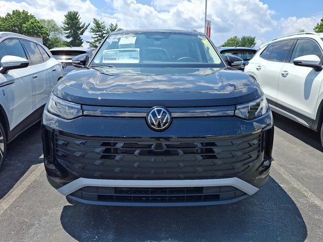Photo of 2025 Deep Black Pearl Effect Volkswagen Tiguan