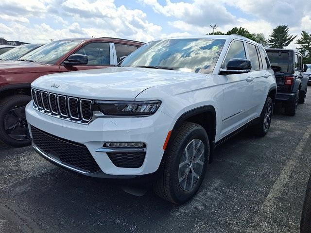 Photo of 2025 Bright White Clearcoat Jeep Grand Cherokee