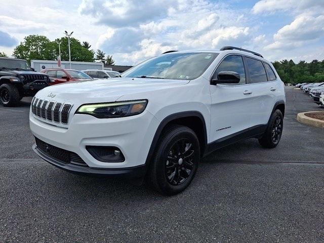 Photo of 2022 Bright White Clearcoat Jeep Cherokee