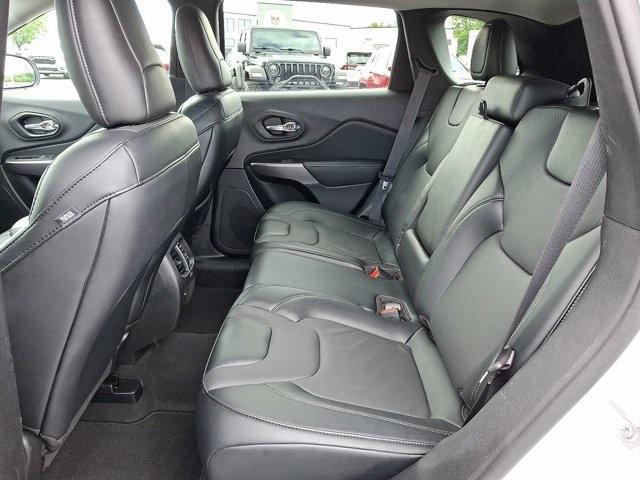 Photo of 2022 Bright White Clearcoat Jeep Cherokee