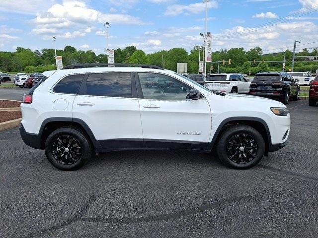 Photo of 2022 Bright White Clearcoat Jeep Cherokee