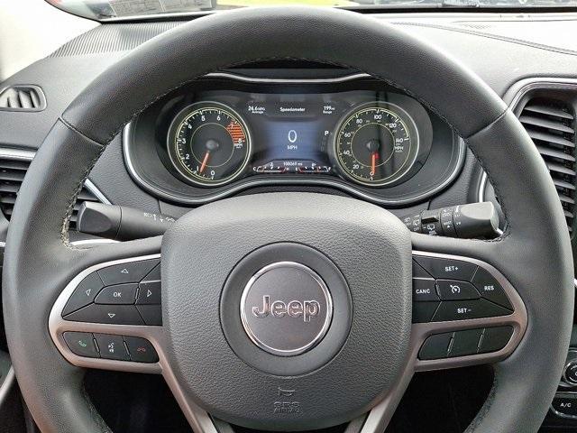 Photo of 2022 Bright White Clearcoat Jeep Cherokee