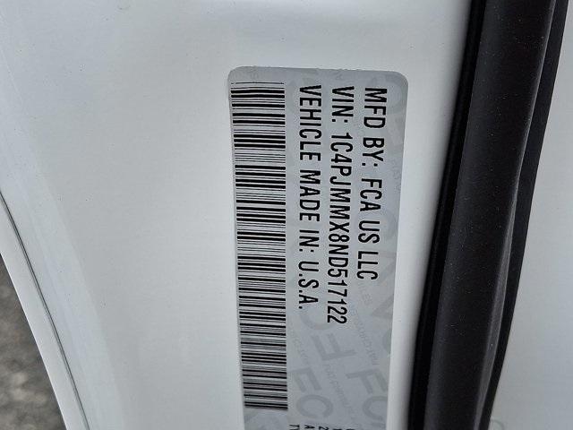 Photo of 2022 Bright White Clearcoat Jeep Cherokee