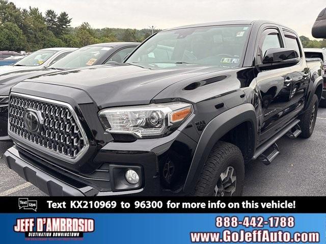 Photo of 2019 Midnight Black Metallic Toyota Tacoma