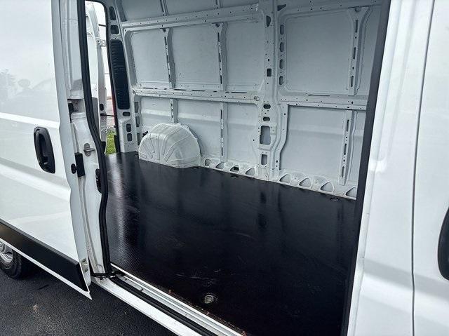 Photo of 2023 Bright White Clearcoat RAM ProMaster 2500
