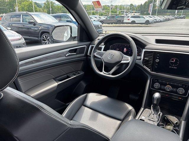 Photo of 2022 Pure White Volkswagen Atlas Cross Sport
