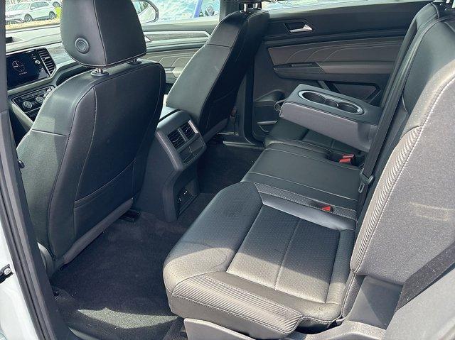Photo of 2022 Pure White Volkswagen Atlas Cross Sport