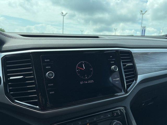 Photo of 2022 Pure White Volkswagen Atlas Cross Sport