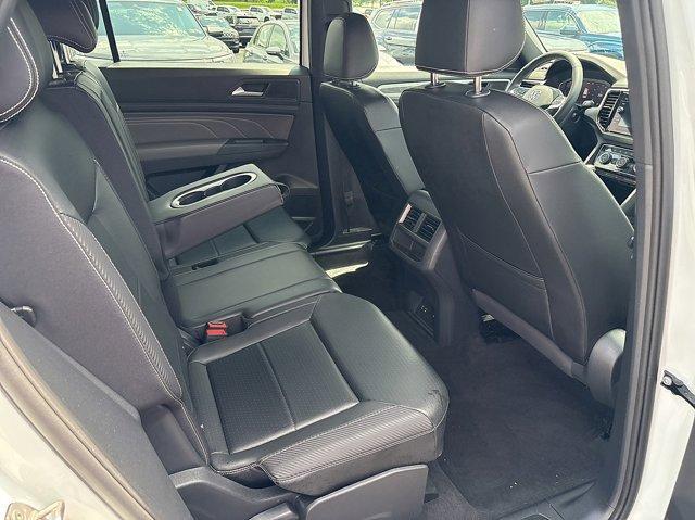 Photo of 2022 Pure White Volkswagen Atlas Cross Sport