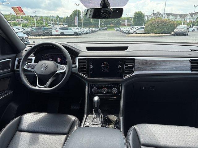 Photo of 2022 Pure White Volkswagen Atlas Cross Sport