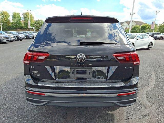 Photo of 2024 Deep Black Pearl Effect Volkswagen Tiguan