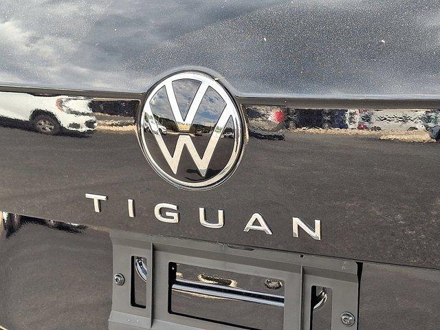 Photo of 2024 Deep Black Pearl Effect Volkswagen Tiguan