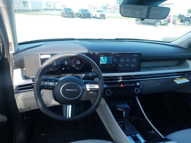 Photo of 2025 Phantom Black Hyundai TUCSON