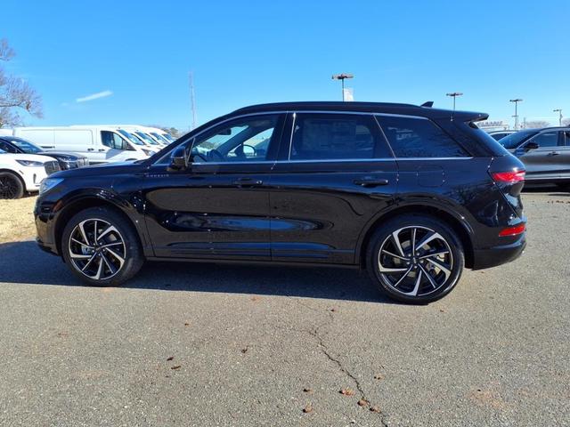 Photo of 2025 Infinite Black Metallic Lincoln Corsair