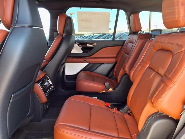 Photo of 2025 Infinite Black Metallic Lincoln Aviator