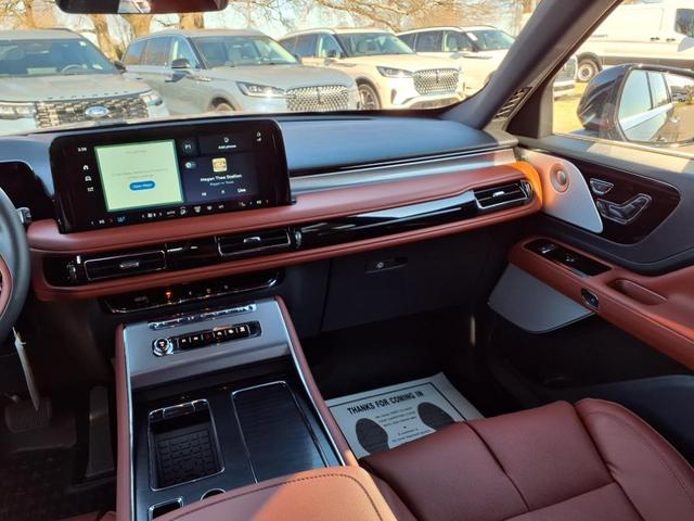 Photo of 2025 Infinite Black Metallic Lincoln Aviator