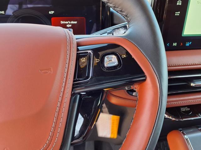 Photo of 2025 Infinite Black Metallic Lincoln Aviator