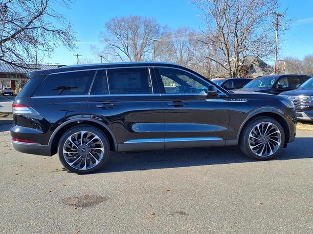 Photo of 2025 Infinite Black Metallic Lincoln Aviator