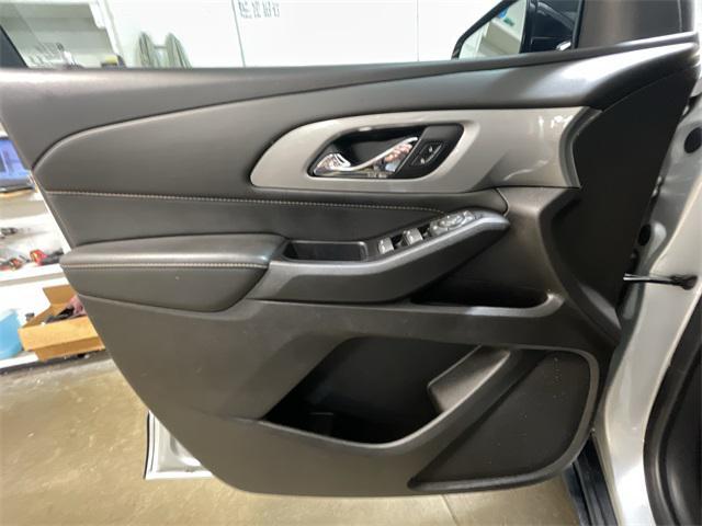Photo of 2019 Silver Ice Metallic Chevrolet Traverse