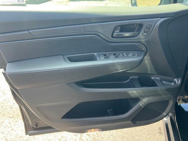 Photo of 2026 Crystal Black Pearl Honda Odyssey