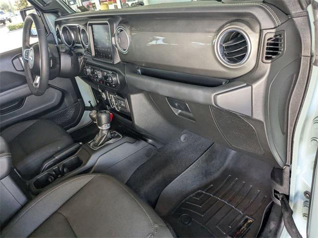Photo of 2023 Earl Clearcoat Jeep Wrangler