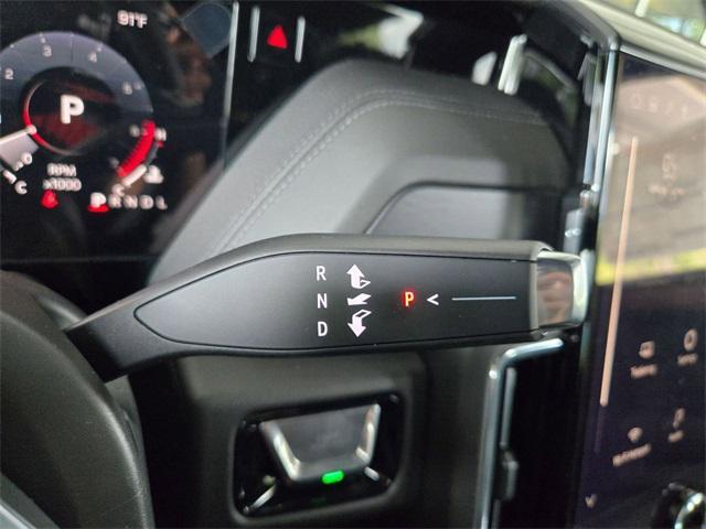 Photo of 2025 Summit White GMC Yukon XL