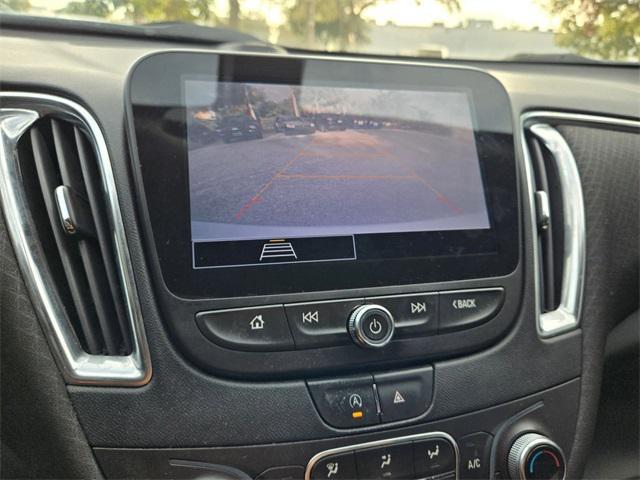 Photo of 2021 Summit White Chevrolet Malibu