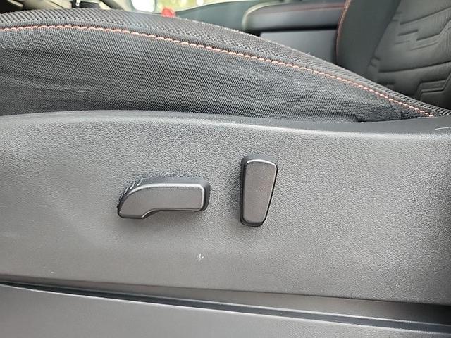 Photo of 2023 Super Black Nissan Frontier