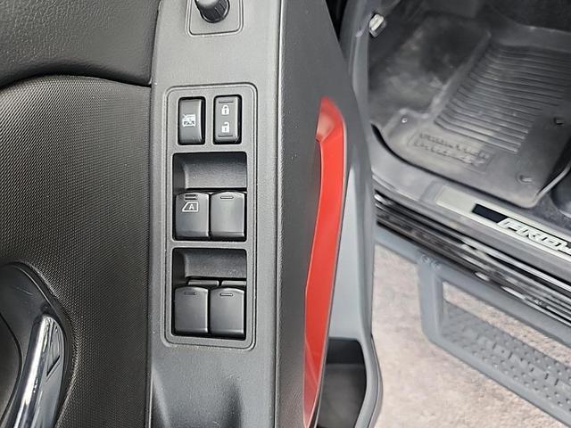 Photo of 2023 Super Black Nissan Frontier