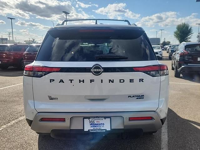 Photo of 2025 White / Black Nissan Pathfinder