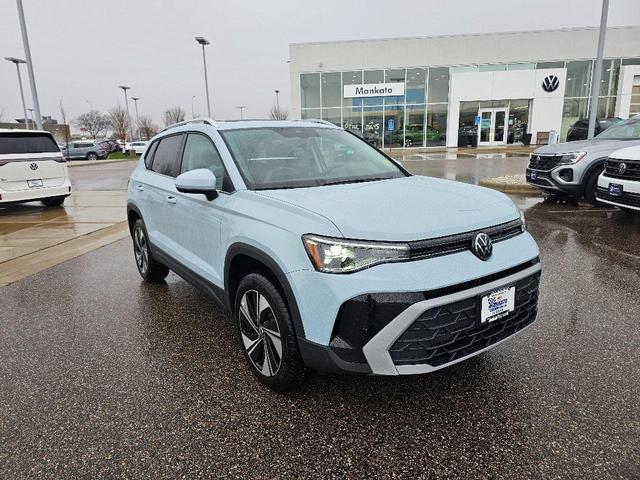 Photo of 2025 Gray Volkswagen Taos